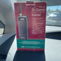 Radio Shack Pro-28 30 Channel Handheld Programmable Scanner with Manual 20-508