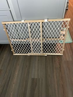 Expandable Baby or Pet Gate