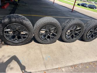4 showroom rims and tires Venom size 20 6x135 Good year tire 275/60/20 Fit Ford F150