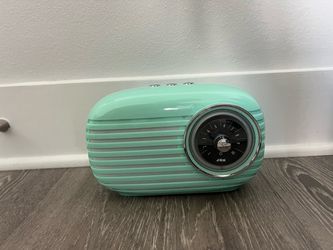 Vintage Speaker - Charger Included!
