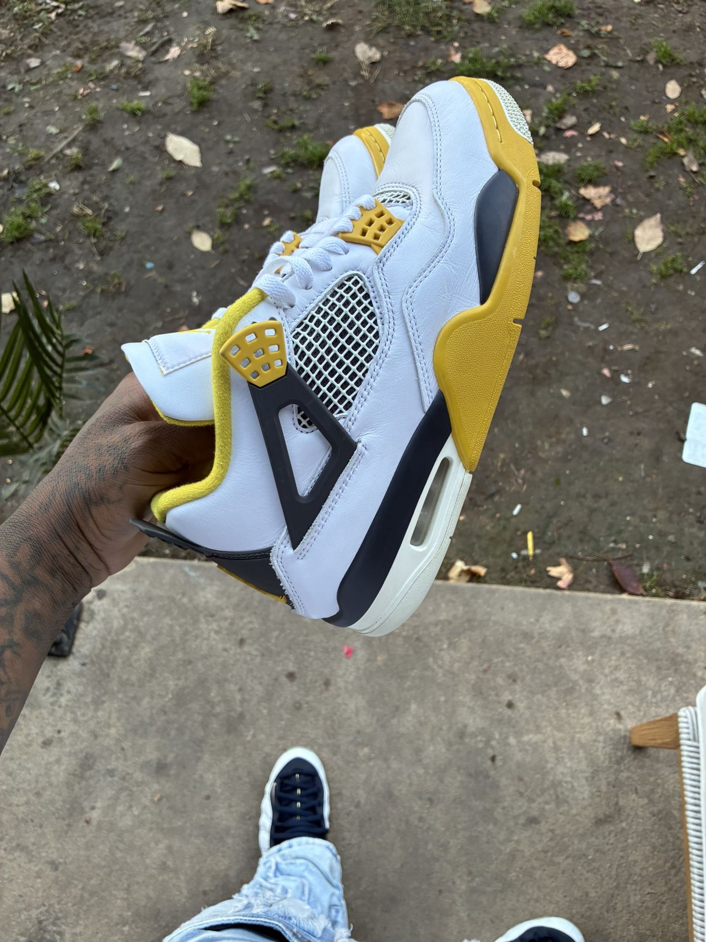 Jordan 4 Size 11 Women’s Size 9 Men’s