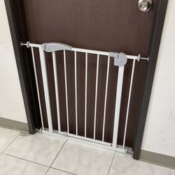 $35 (NEW) Baby Safety Gate 30” Tall for 29-32” Wide Doorways Stairs, Walk Thru Metal Pet Dog Fence  