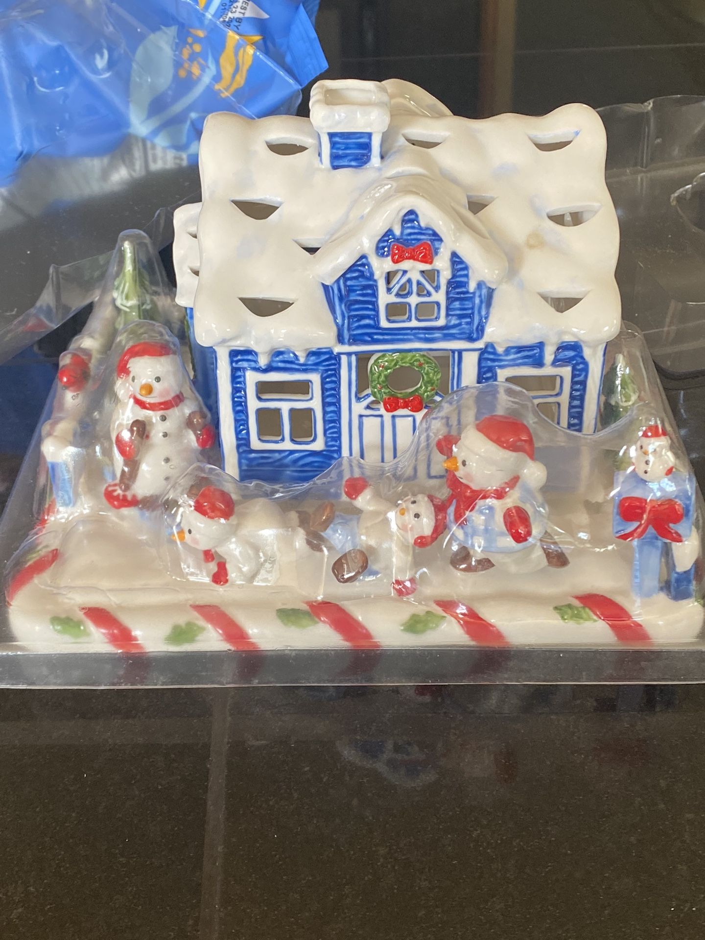 Villeroy & Boch Holiday Snowman Tea Light House