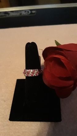 1.0ct. Ruby ladies ring