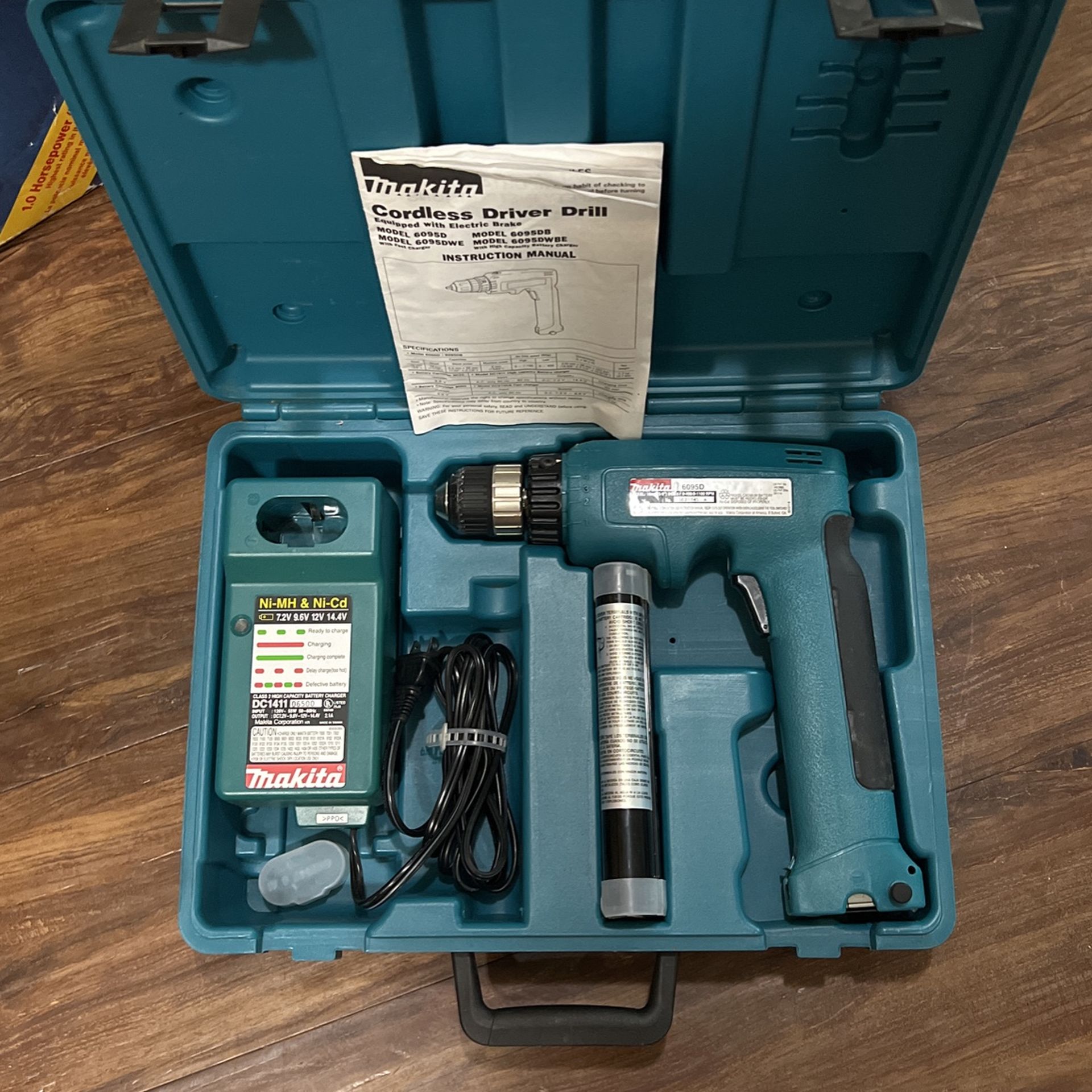 Makita cordless driver online drill model 6095d