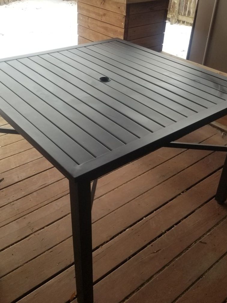 Patio / Outdoor Table