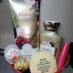 Valentine's Basket. Bbw Set. Valentine's Gift Set. Dahlia. Bath and Body Works. Birthday Gift. 