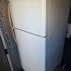 Frigidaire Top Freezer Refrigerator