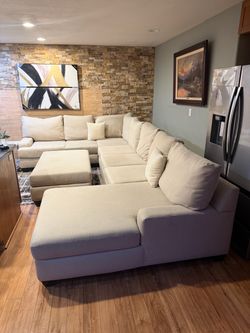 Living Spaces Harper Foam III Oversized Sectional Sofa w/ Chaise *FREE DELIVERY*
