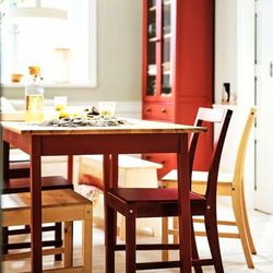 IKEA Pinntorp Dining Table - Pinntorp Chairs (4) - Light Brown/Red Stained 
🎋