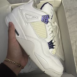 Jordan 4 Metallic Purple