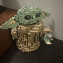 LEGO Star Wars: The Child (75318) Grogu From The Mandalorian 