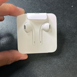 Apple Wired EarPod With Remote And Mic 