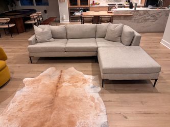 Couch with chaise