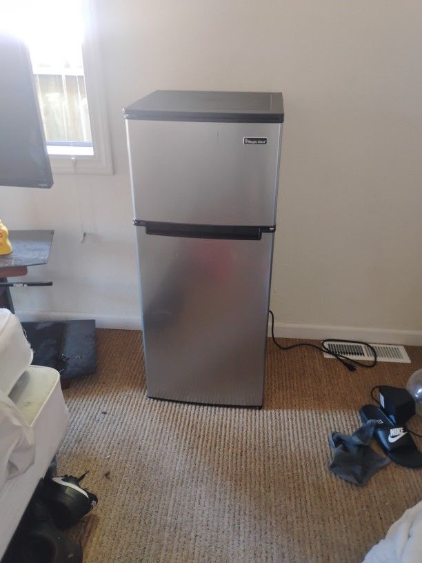 Magic Chef Mini Fridge