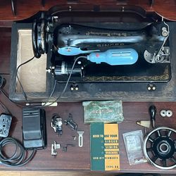 Antique Vintage Sewing Machine 
