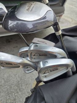 Golf Clubs  sonic 4000  Complete set with bag  like new right handed