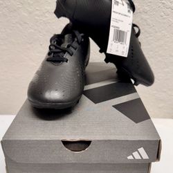 NEW ADIDAS SOCCER CLEATS / BOYS SHOES $20