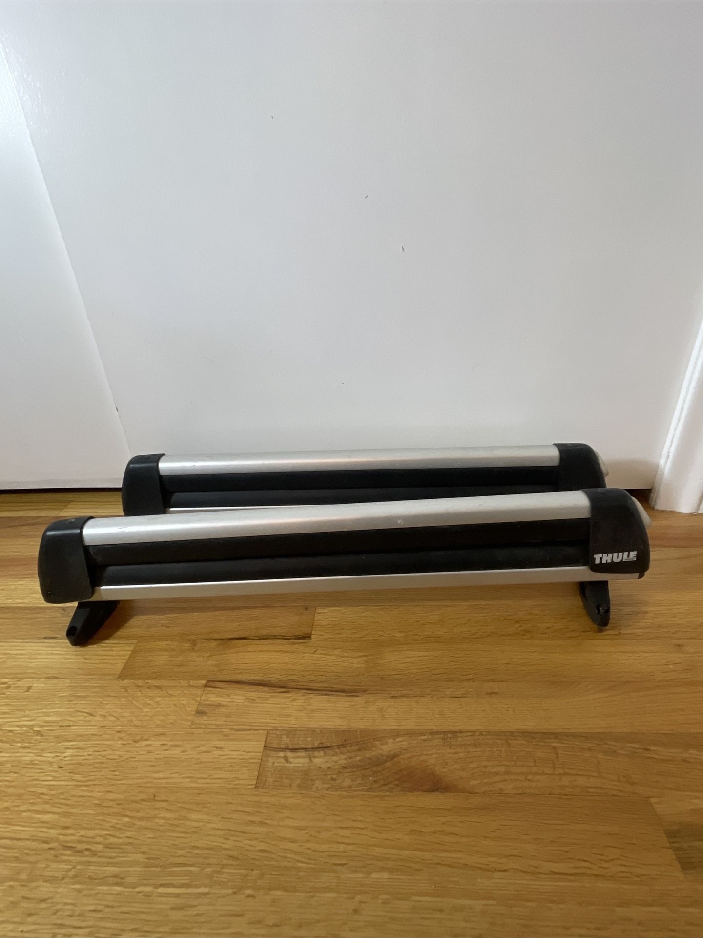 Read - THULE 92725 Universal Flat Top Ski Snowboard Roof Rack - No Keys