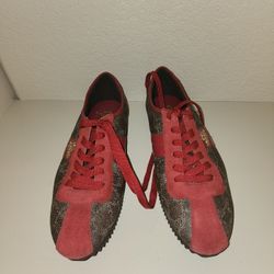 Used Women's Red & Gold Coach Shoe Size 9.5