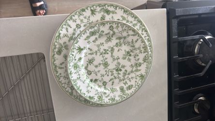 Dinnerware set