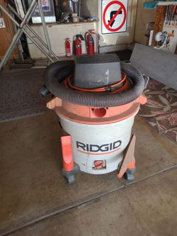 Vacuum  wet vac.  ridgid