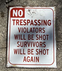 Deco Sign No Trespassing 