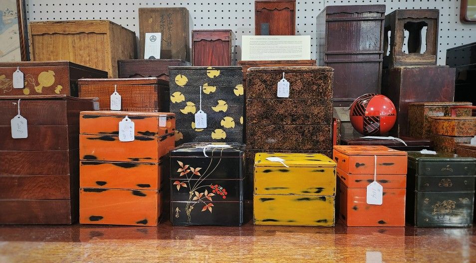 Antique Maki e Jūbako Lacquered 5 Tier Food Box with Storage Case (c. 1810s)