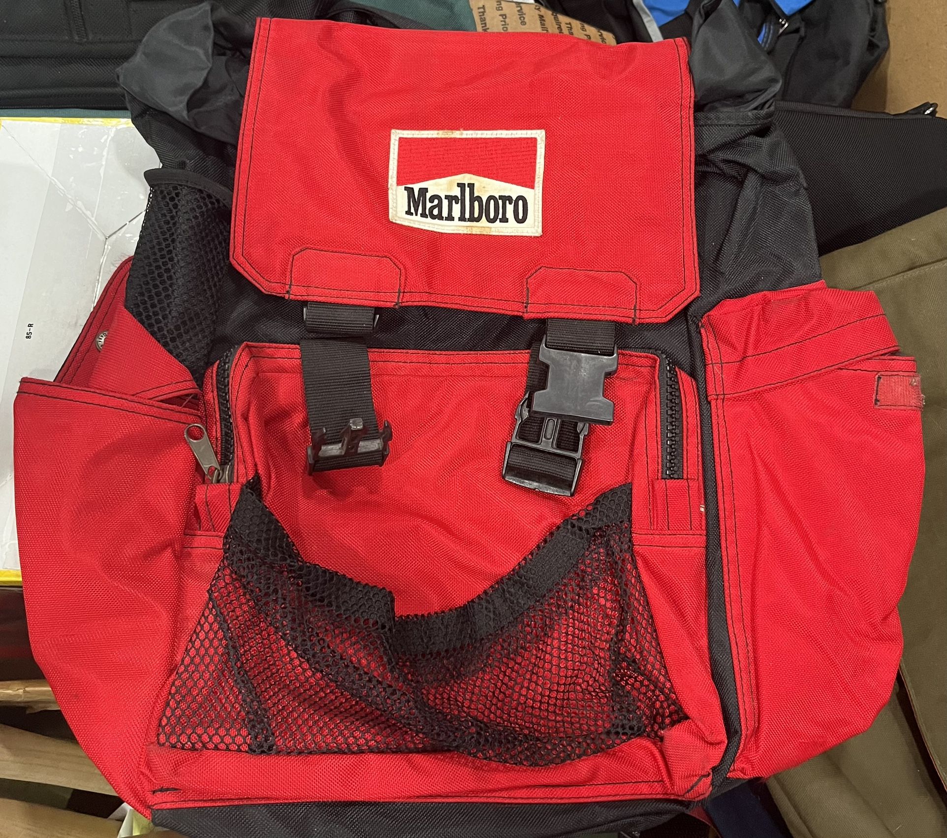Marlboro Backpack Adventure Team Hiking Camping Vintage 90s Red Black