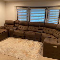 Electric Reclining Sectional Sofa - Great Condition