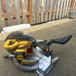 DEWALT Chop Saw 12in