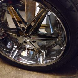 22 Inch Dub Rims W/ New Lexani Tires 5x135ford