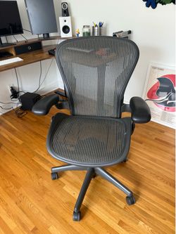 Herman Miller Classic Aeron Chair Size B