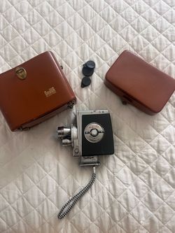 dejur electra 8mm movie camera