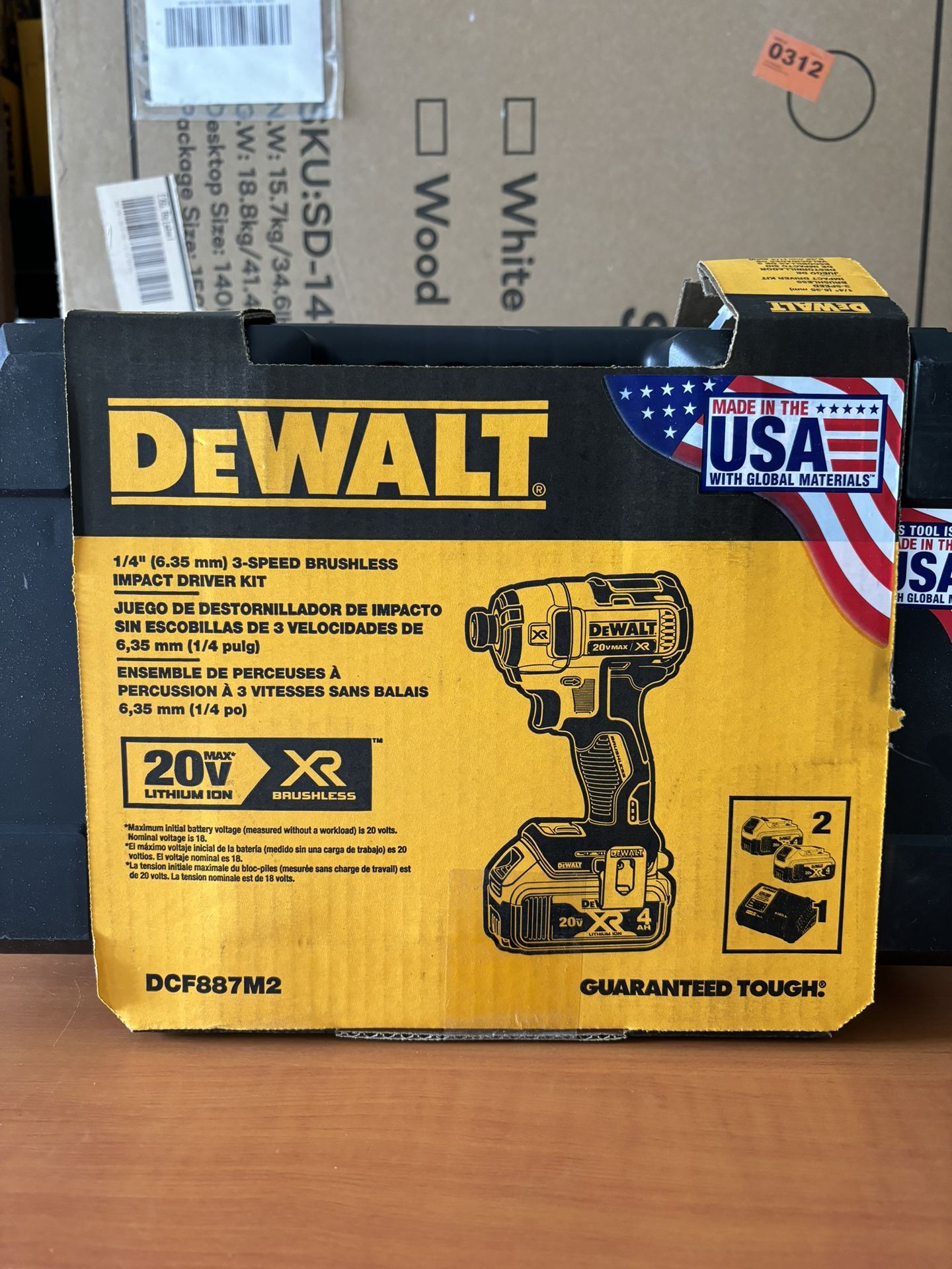 DEWALT 3-SPEED BRUSHLESS IMPACT DRILL DRIVER KIT ( 2 Batteries 5.0ah + CHARGER + Hard Case )