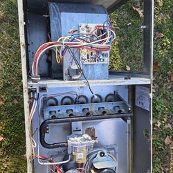 Bryant 394HAD UPFLOW
INDUCED-COMBUSTION,
CONTINUOUS PILOT FURNACE 394HAD048105ADJA 394HAD048105