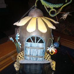 Awesome Little Bird House