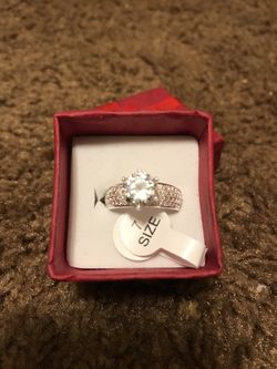 Women's 18 kt white gold plated cubic zirconia wedding rings size 7