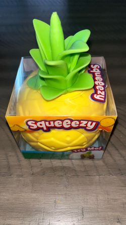 Squeeezy  pineapple squishy squeeze toy