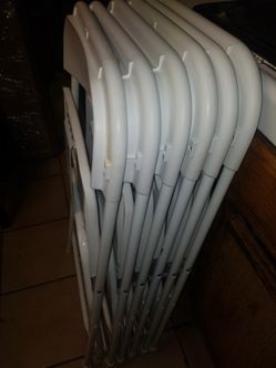 Six Heavy Duty  Folding chairs In Excellent condition 