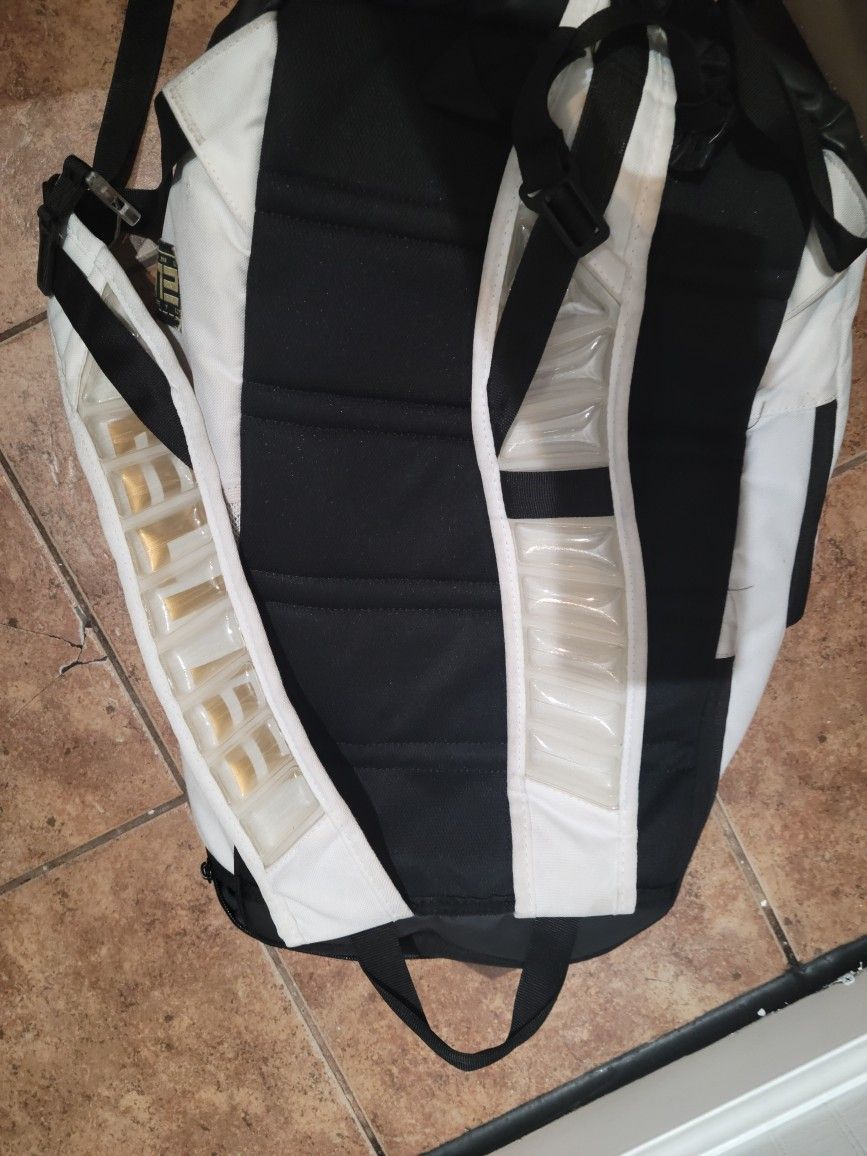 Nike Elite Bag