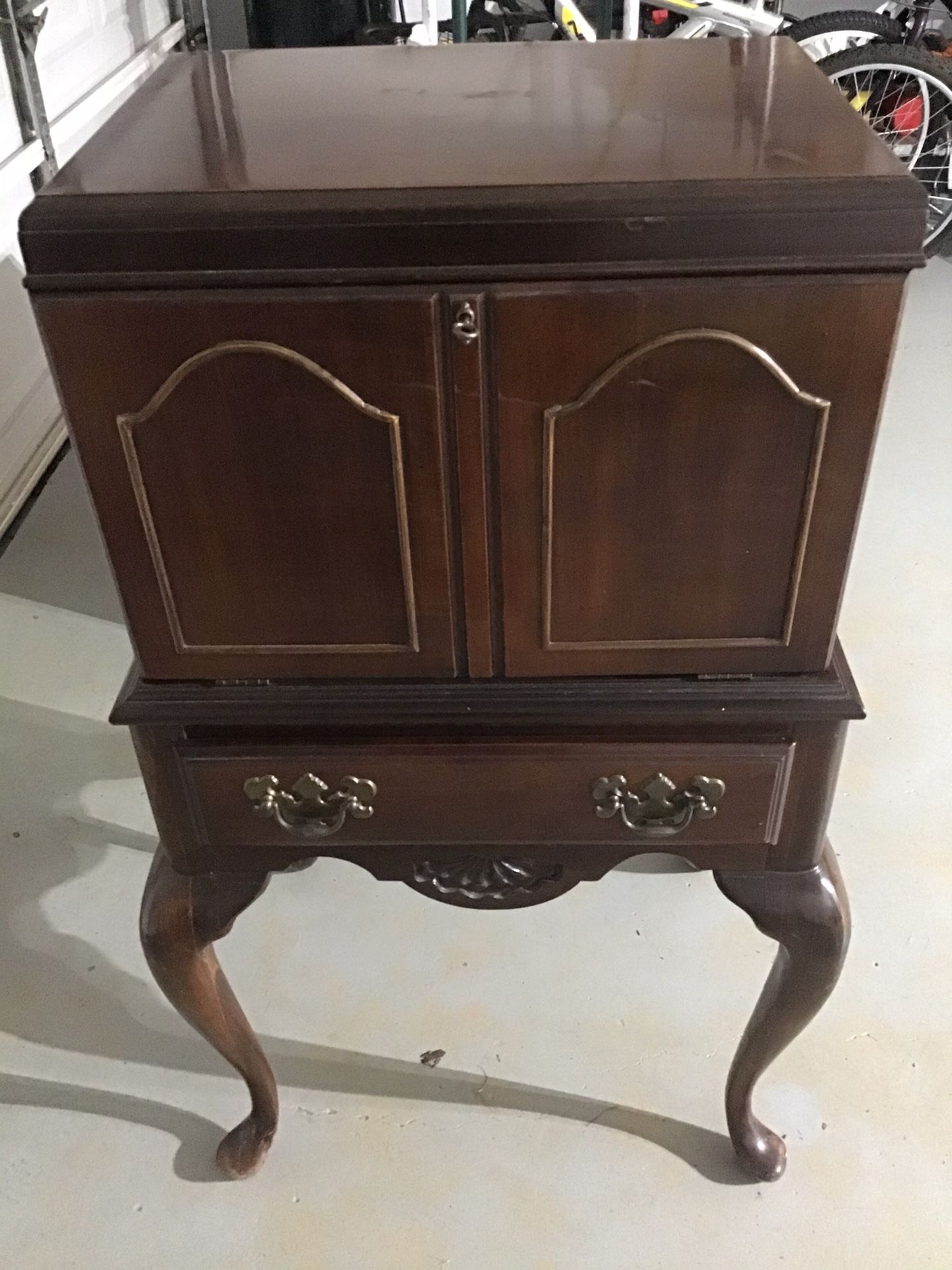 Vintage American Drew Standing Silverware/Jewelry/Secretary Chest
