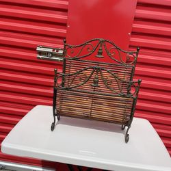 Magazine holder vintage