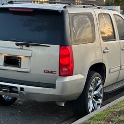 GMC YUKON