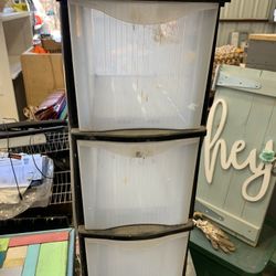 3 Cube plastic drawer