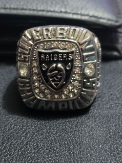 Oakland RAIDERS Superbowl( Champions Replica Ring )