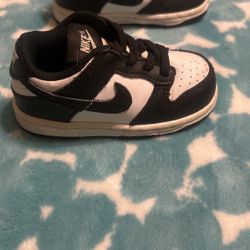 Nike Child Size 6 Black And White Pandas