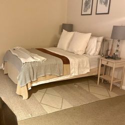 Queen Bedroom Set: Mattress, Frame, Nightstands!