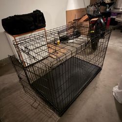 large foldable wire dog crate, suitable for crate training, safe confinement, or travel.