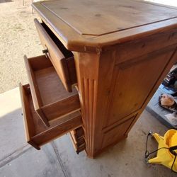 WOOD DRESSER
